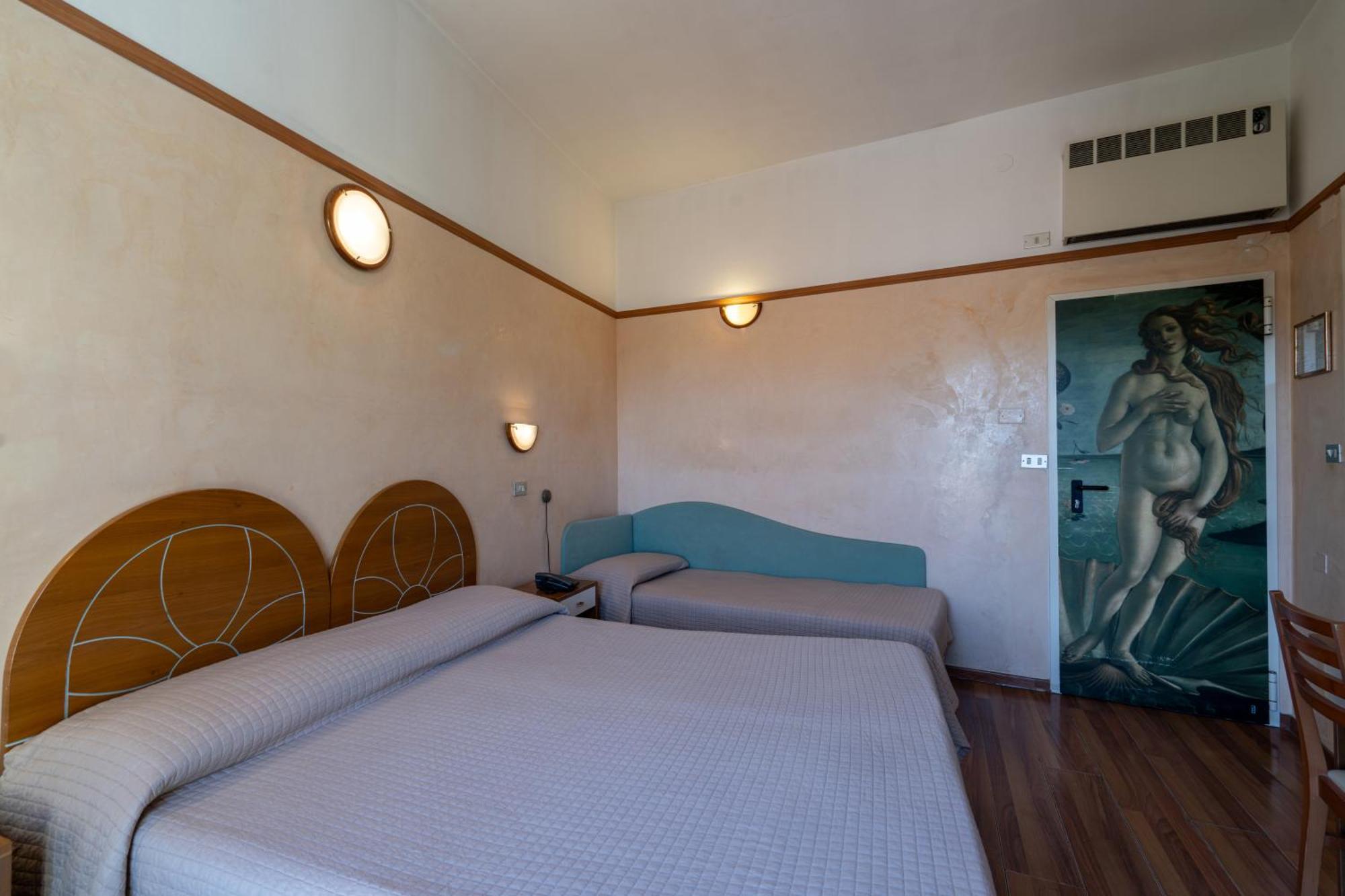 Hotel Britannia Rimini Marina Centro Экстерьер фото