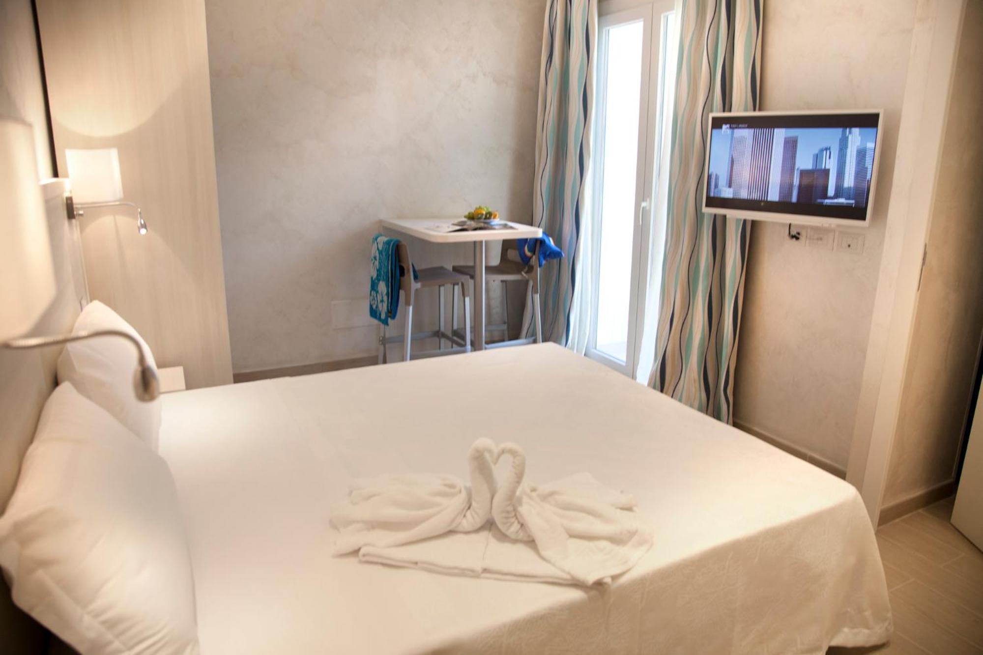 Hotel Britannia Rimini Marina Centro Экстерьер фото