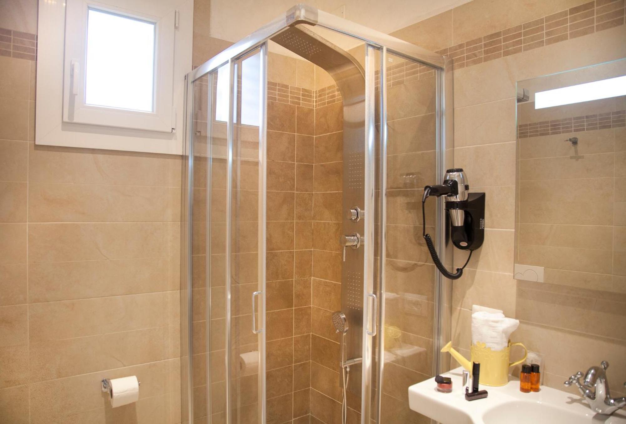 Hotel Britannia Rimini Marina Centro Экстерьер фото