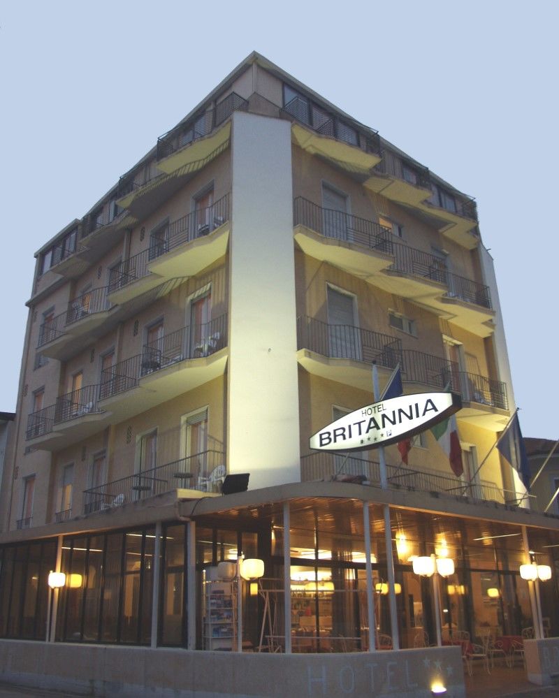 Hotel Britannia Rimini Marina Centro Экстерьер фото