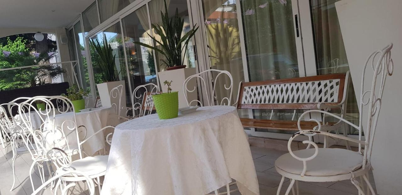 Hotel Britannia Rimini Marina Centro Экстерьер фото